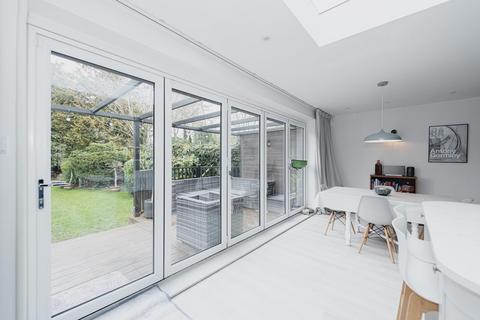 15 Tattenham Grove, Epsom, KT18 5QW