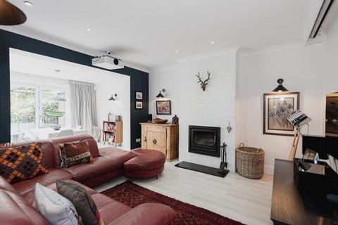 15 Tattenham Grove, Epsom, KT18 5QW