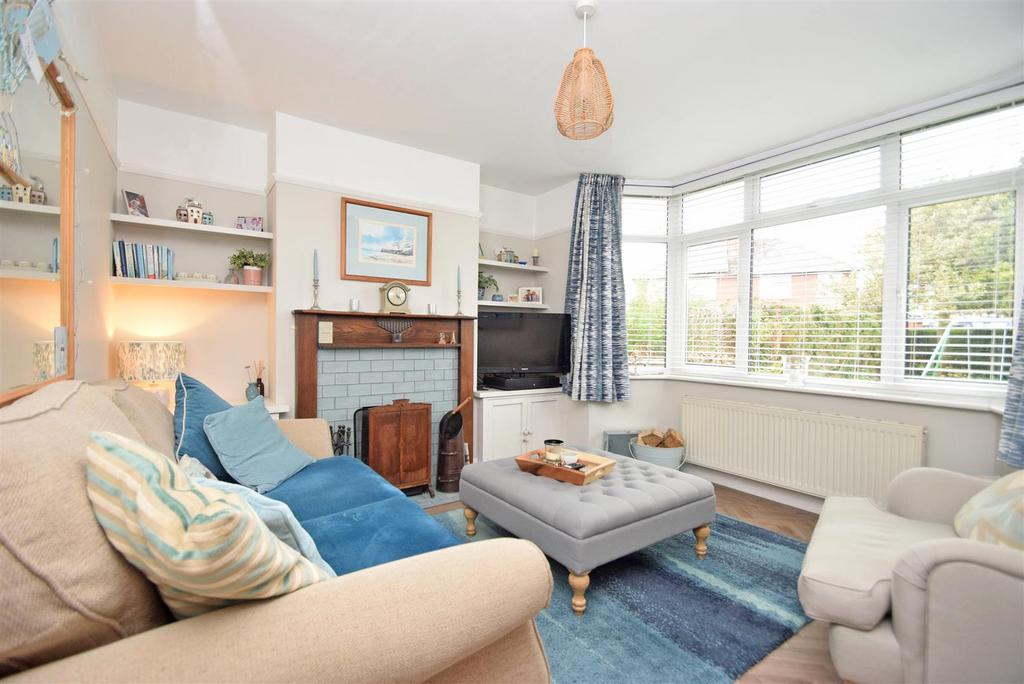 Meole Walk, Meole Village, Shrewsbury 3 bed semidetached house for