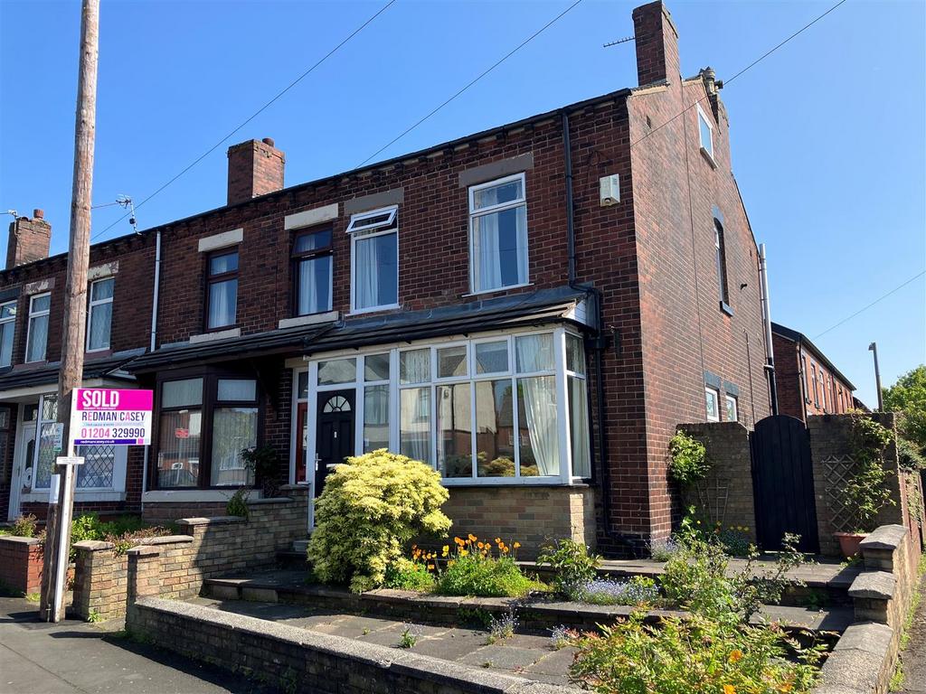 New Hall Lane, Heaton, Bolton 3 bed end of terrace house £185,000