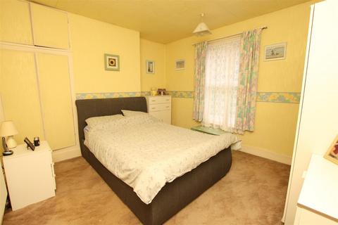 7 Napier Terrace, Exeter, EX4 3EZ