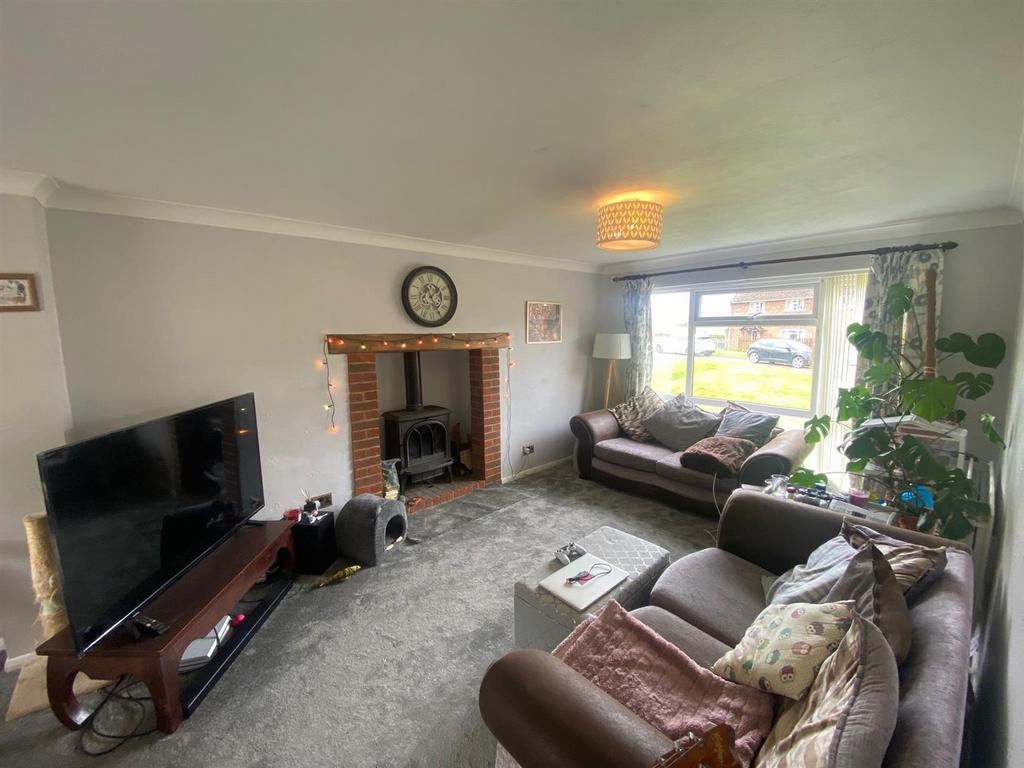 Brackley Road, Abthorpe, Towcester 4 bed detached house £450,000