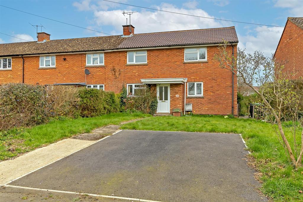 Hyde Lane, Bovingdon, Hemel Hempstead 3 bed end of terrace house for