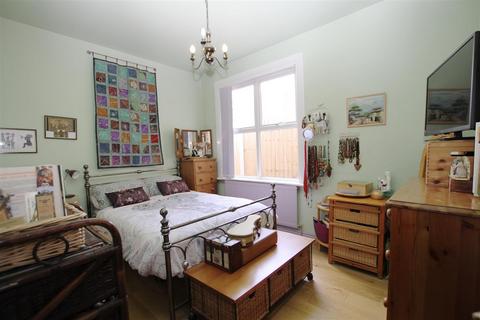 2 bedroom flat for sale, Grosvenor Road, Westcliff-On-Sea