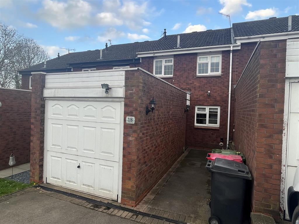Stoneleigh Close, Hartshill, Nuneaton 3 bed terraced house £197,500