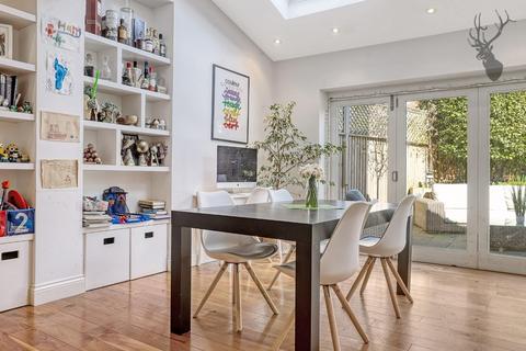12 Mount View Road, London, E4 7EF