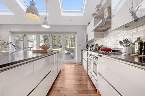 12 Mount View Road, London, E4 7EF