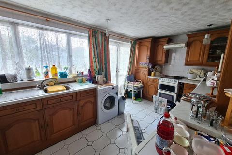 98 Nightingale Road, Carshalton, SM5 2EN