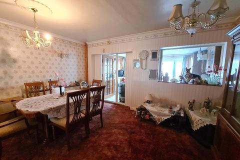 98 Nightingale Road, Carshalton, SM5 2EN