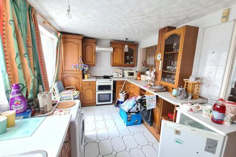 98 Nightingale Road, Carshalton, SM5 2EN