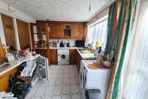 98 Nightingale Road, Carshalton, SM5 2EN