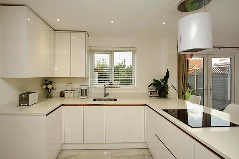 15 The Leaze, Yate, Bristol, BS37 5XJ