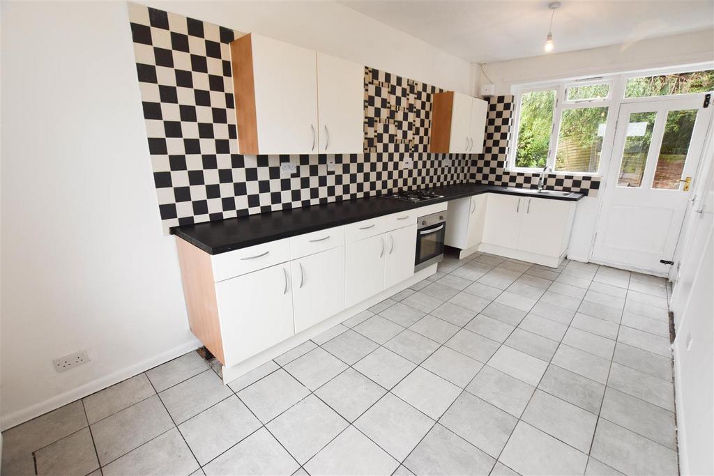 Stradbroke Road, Stradbroke, Sheffield, S13 3 bed semidetached house