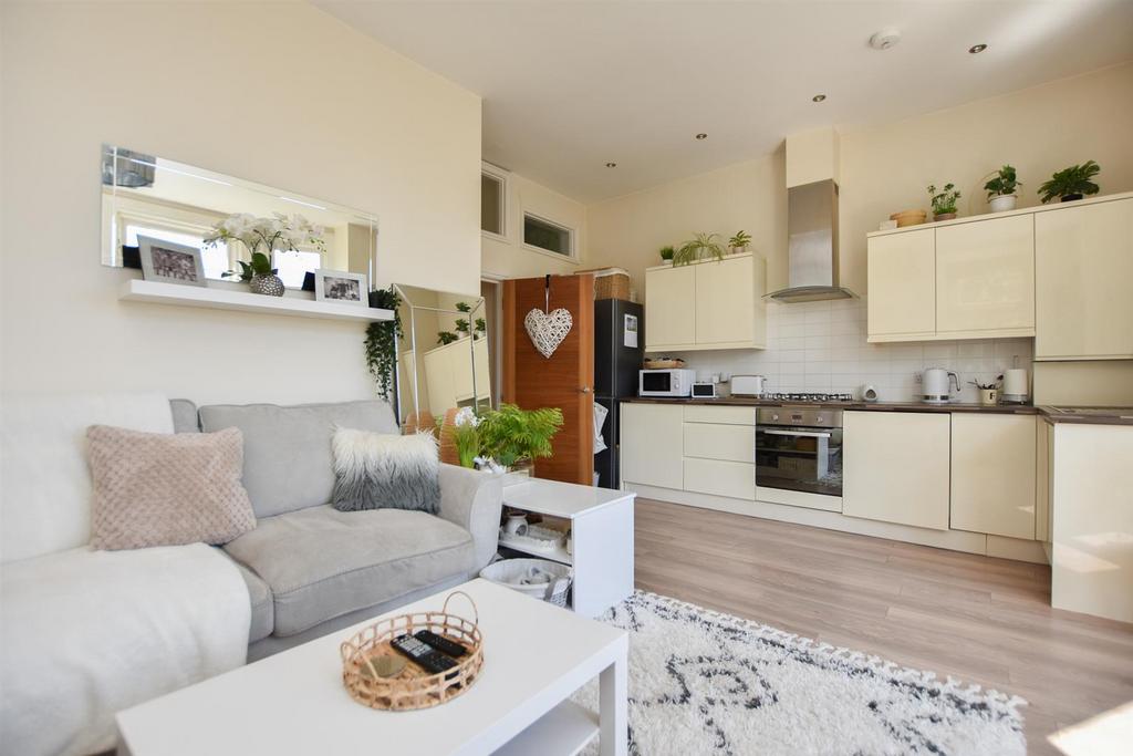 Stonestile Lane, Hastings 1 bed flat for sale £150,000