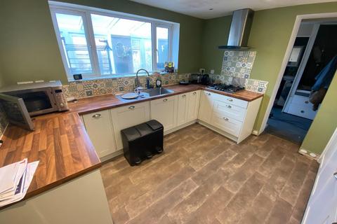 3 bedroom semi-detached house for sale - Gallery Close, Southfields, Northampton NN3