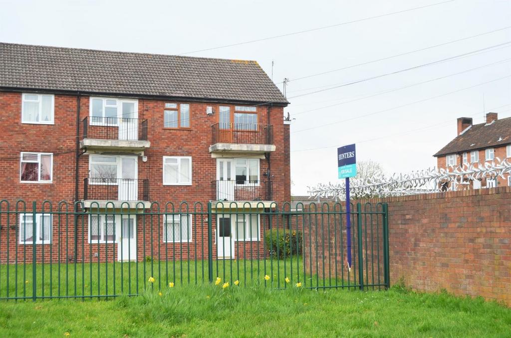 Pale Street, Upper Gornal, DY3 2BW 1 bed flat £60,000