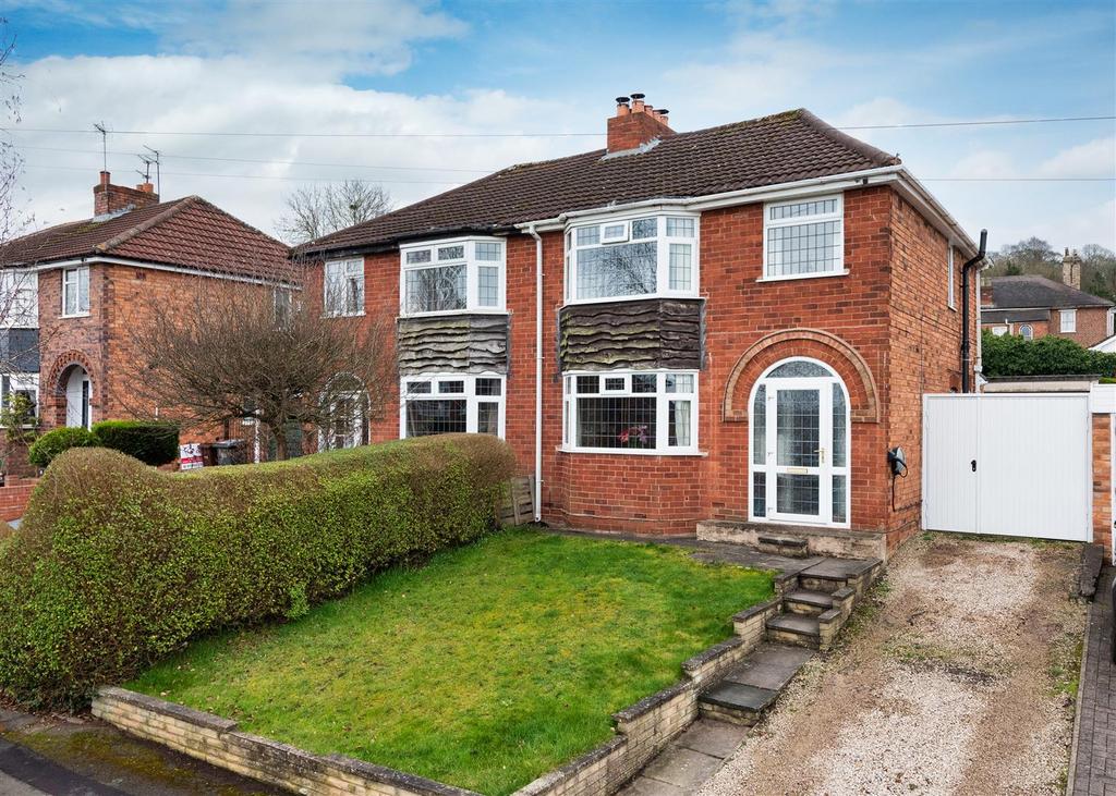24 Lytton Avenue, Penn, Wolverhampton 3 bed semidetached house for sale £240,000