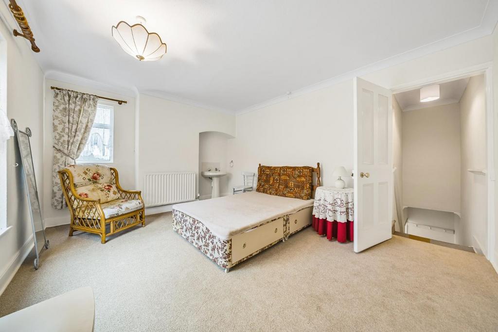 Master bedroom.jpg