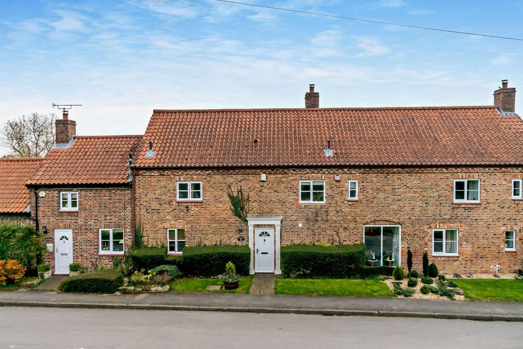 Middle Barn Lodge, The Grange, Flaxby, HG5 0RJ 4 bed terraced house for