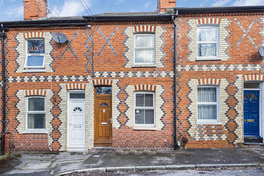 River Road, Reading 2 bed terraced house for sale £259,950