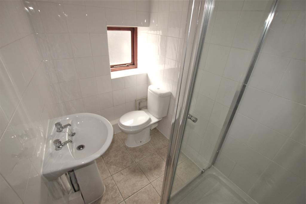Blackburn Road Darwen BB3 1EJ 2 bed flat £475 pcm (£110 pw)