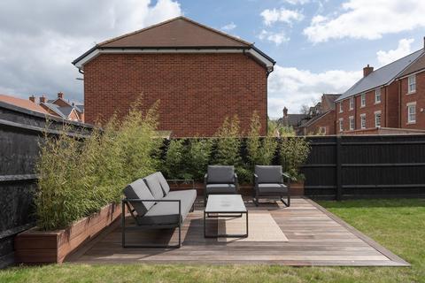9f Lansdowne Road, Bedford, MK40 2BY