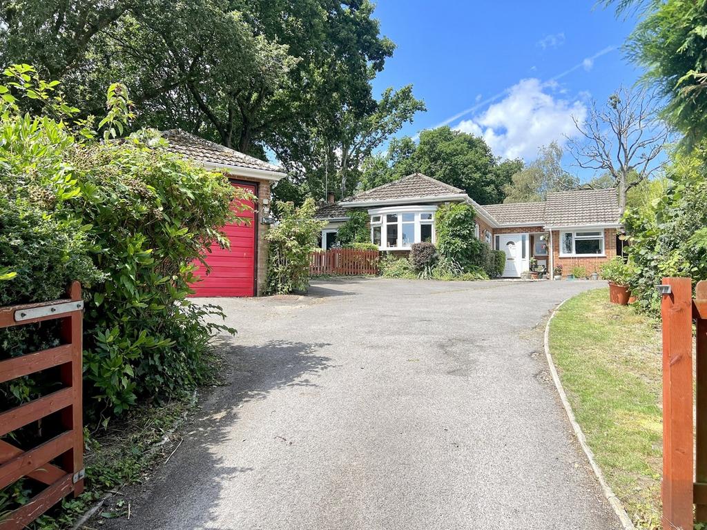 Ringwood Road, Poole, BH14 5 bed bungalow for sale £612,500
