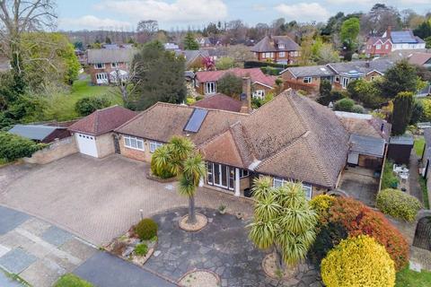 4 Beverley Close, Epsom, KT17 3HB