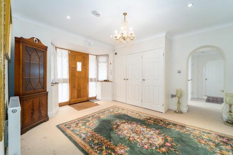 4 Beverley Close, Epsom, KT17 3HB