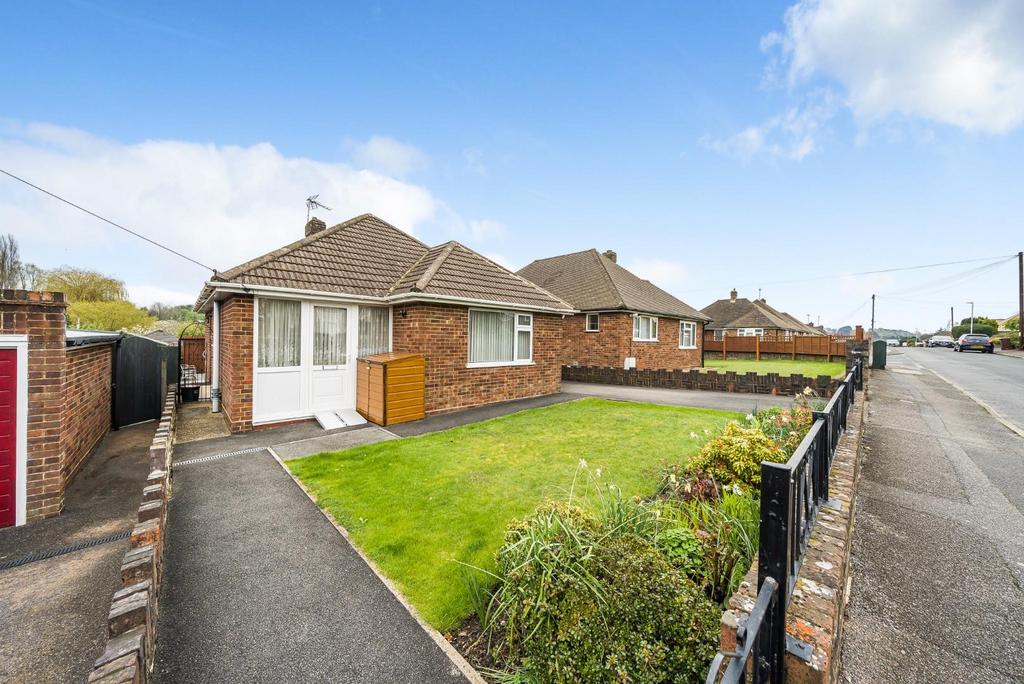 Harvey Road, Willesborough, Ashford TN24 2 bed detached bungalow for