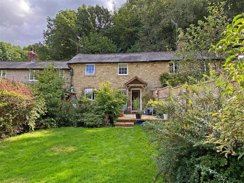 The Enterdent, Godstone 2 bed terraced house £400,000
