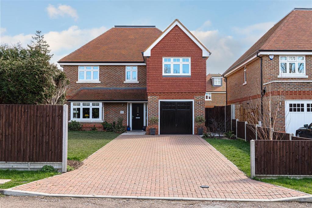 Beehive Way, Reigate 5 bed detached house £1,200,000
