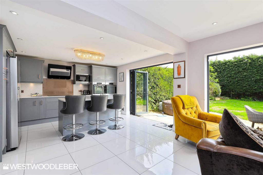 Woodstock Road, Broxbourne EN10 5 bed detached house £1,100,000