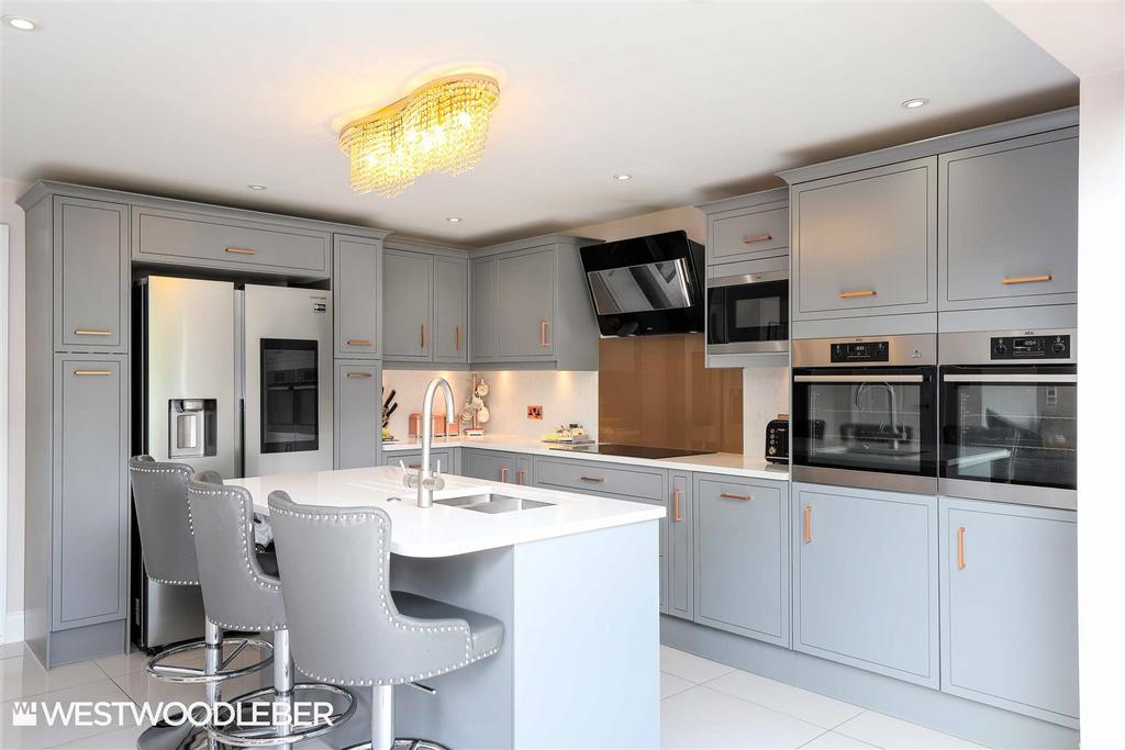 Woodstock Road, Broxbourne EN10 5 bed detached house £1,100,000