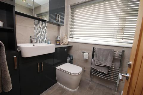 89 Cedar Drive, Sutton At Hone, Dartford, DA4 9EW