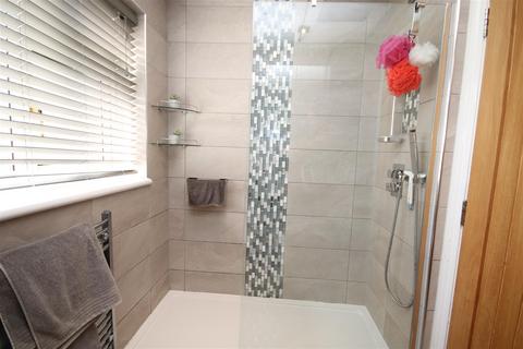 89 Cedar Drive, Sutton At Hone, Dartford, DA4 9EW