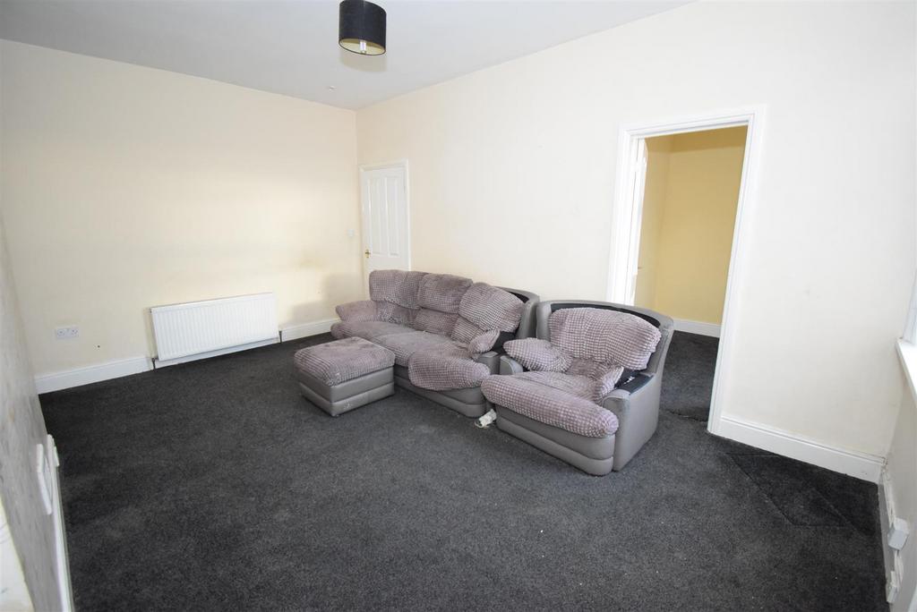 Boldon Lane, South Shields 5 bed flat £100,000