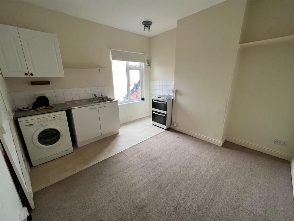 WELBY ROAD, ASFORDBY HILL, MELTON MOWBRAY 2 bed apartment £400 pcm (£