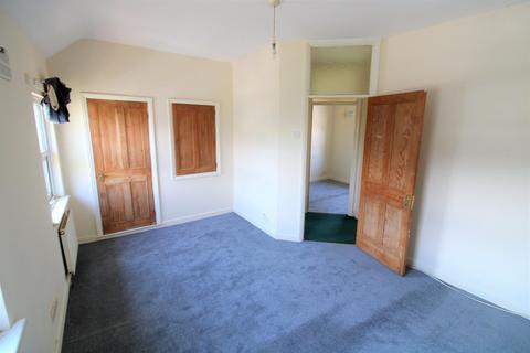 4 Aperfield Road, Erith, DA8 2BD