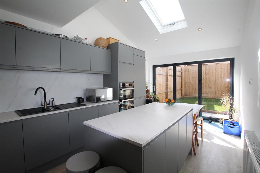 Kempson Street, Ruddington, Nottingham 3 bed semidetached house to