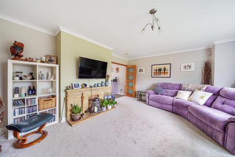1 Lime Tree Mead, Tiverton, EX16 4PX
