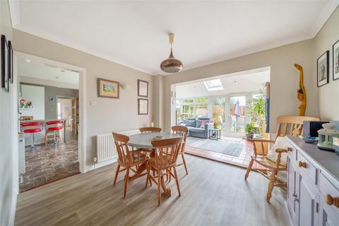 1 Lime Tree Mead, Tiverton, EX16 4PX