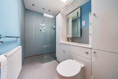 1 Lime Tree Mead, Tiverton, EX16 4PX