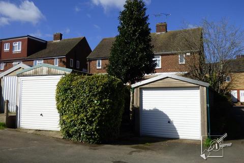5 Betsham Road, Swanscombe, DA10 0EU