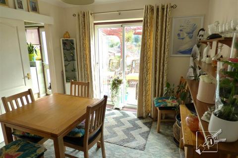 5 Betsham Road, Swanscombe, DA10 0EU