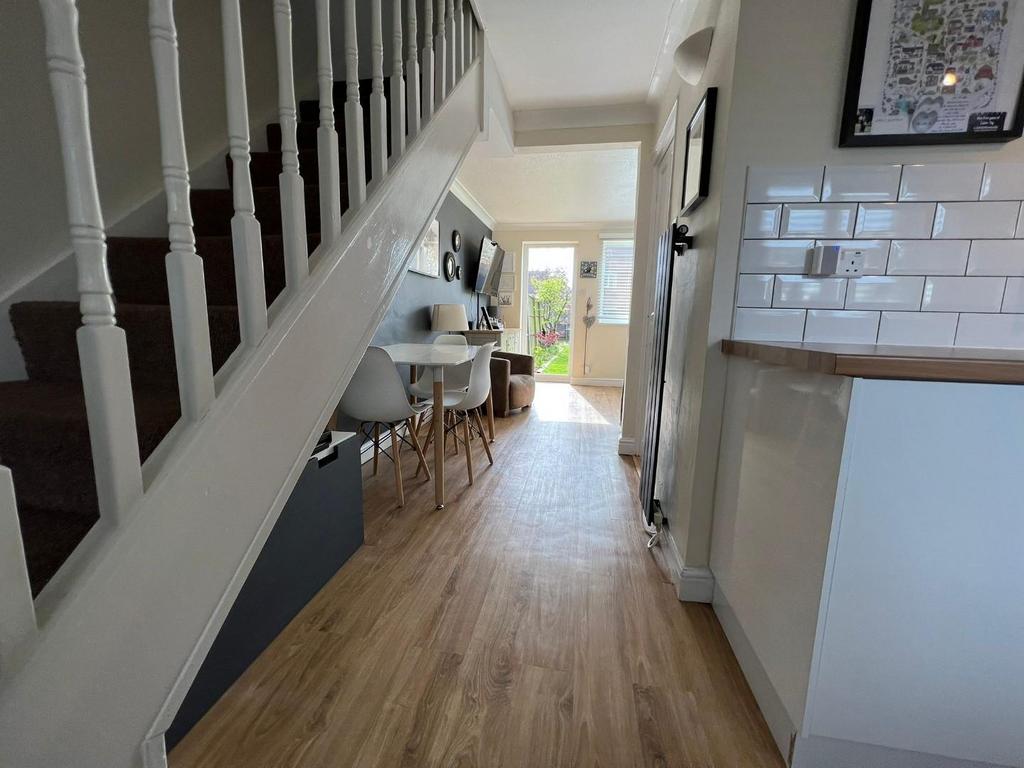 Compton Way, Earls Barton... 3 bed semidetached house £245,000