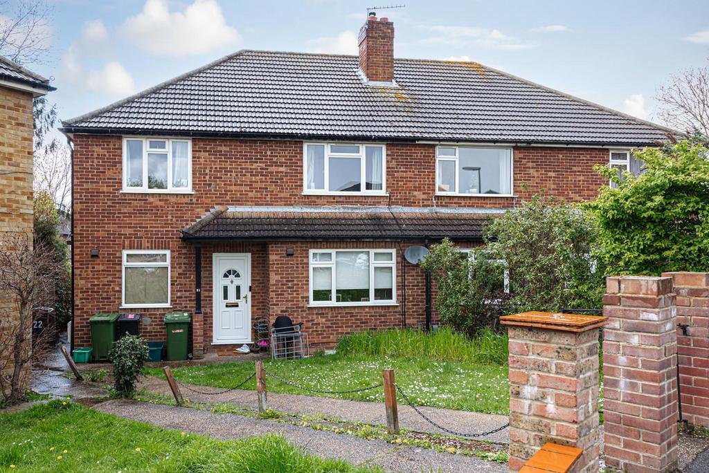 Wolsey Close, Worcester Park 2 bed for sale £325,000