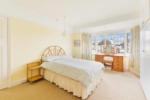 27 Seaforth Gardens, Epsom, KT19 0LR