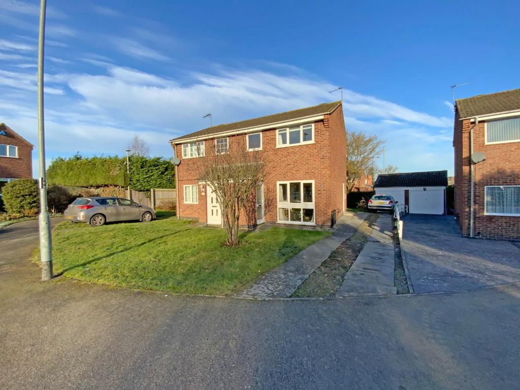 Ludlow Close, Oadby, Leicester 3 bed semidetached house for sale £