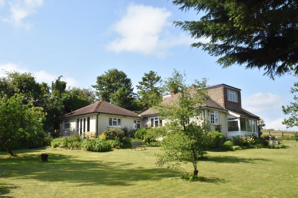 Lenham Heath Road, Lenham Heath, Maidstone, ME17 5 bed detached house